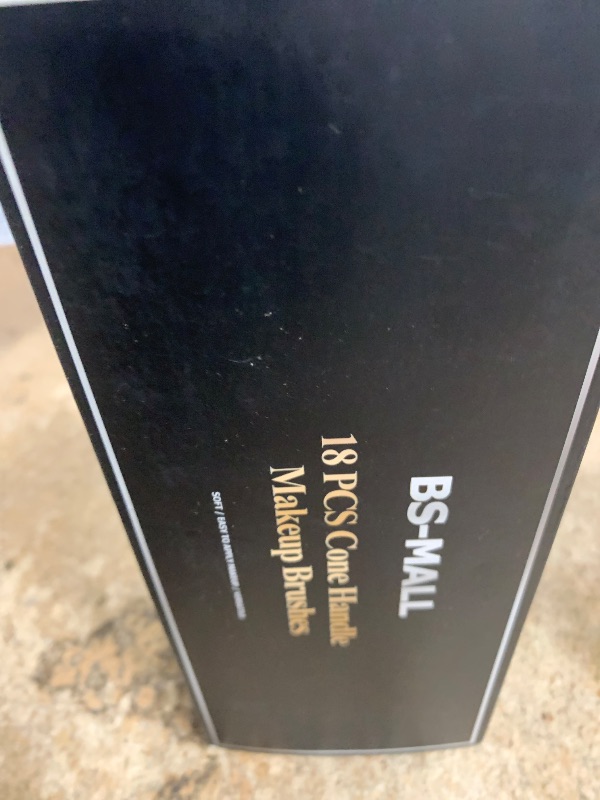 Photo 1 of BS-MALL Makeup Brush Set 18 Pcs Premium Synthetic Foundation Powder Concealers Eye shadows Blush Makeup Brushes with black case (C-Black?