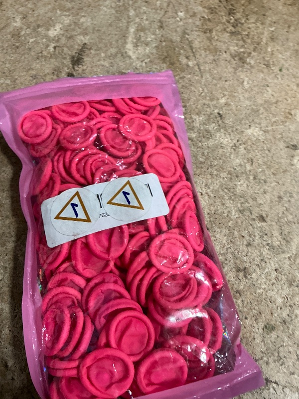 Photo 1 of ?Large Size ?200 PCS Finger Cots for Electronic Repair Jewelry, Anti-Static Lens Finger Finger Sets Beauty Finger Cots(Pink)