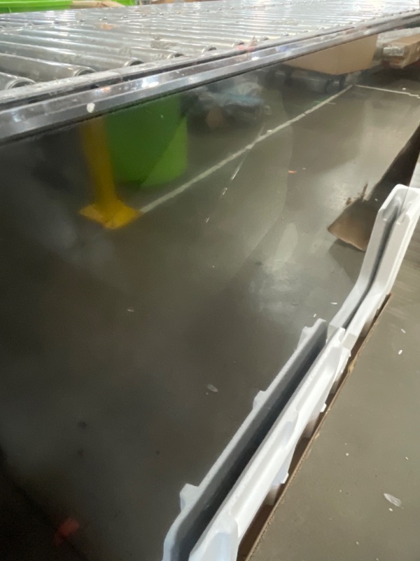 Photo 1 of ***DAMAGED***Samsung 65-Inch Class QLED Q7F Series Samsung Vision AI Smart TV (2025 Model, 65Q7F) Quantum HDR, Object Tracking Sound Lite, Q4 AI Gen1 Processor, 4K upscaling, Gaming Hub, Alexa Built-in