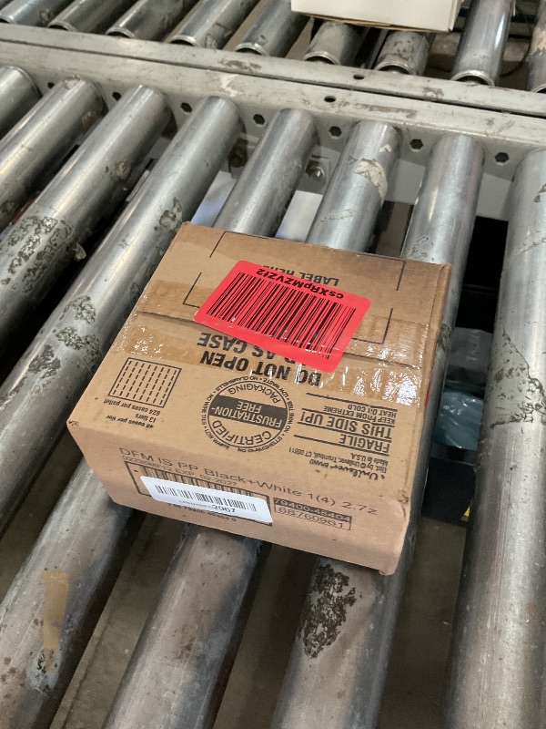 Photo 1 of *2/2027* Degree Men UltraClear Antiperspirant Deodorant Black + White 72-Hour Sweat & Odor Protection Antiperspirant For Men With MotionSense Technology 2.7 Ounce (Pack of 4)