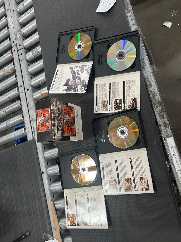 Photo 1 of *** MISSING VOLUME DISC 3 ****The World At War - Complete Set [DVD]
