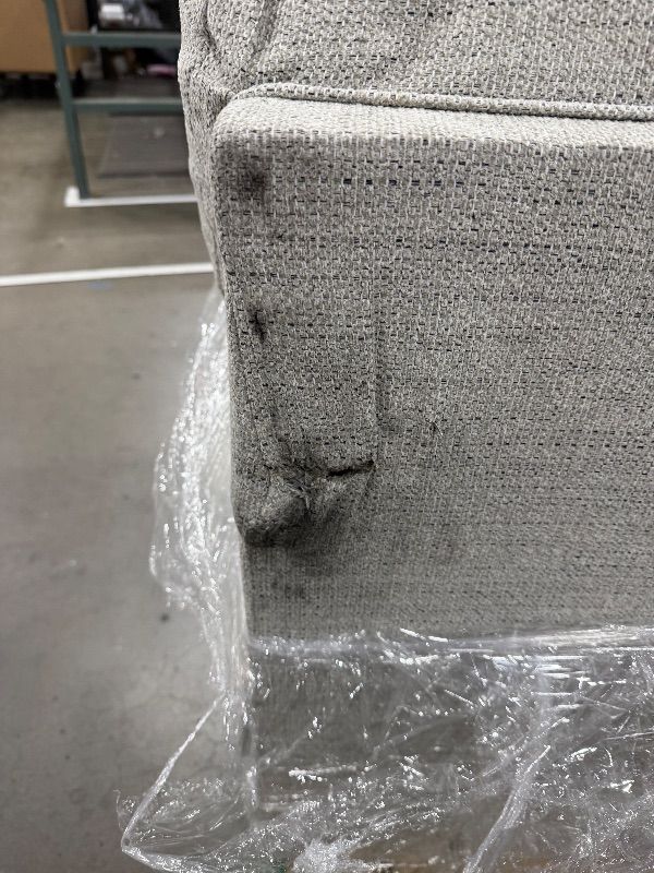 Photo 1 of ***SEE NOTES***
Signature Design by Ashley Mahoney Contemporary Tufted Loveseat, Beige