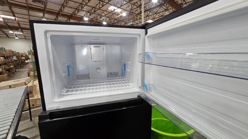 Photo 1 of ***PARTS ONLY***Kenmore 46-62319 30" Top Mount Refrigerator with Freezer - Adjustable Shelving, Humidity-Controlled Crispers, Optional Ice Maker, LED Lighting, ENERGY STAR Certified, 18.2 cu. ft. Capacity - Black