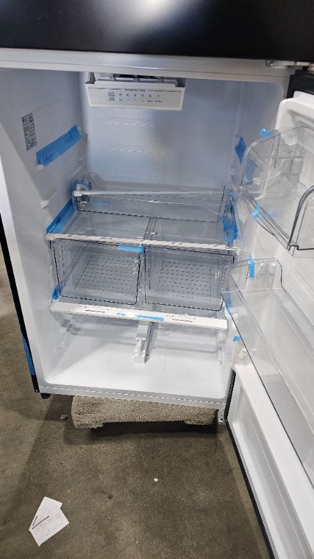 Photo 1 of ***PARTS ONLY***Kenmore 46-62319 30" Top Mount Refrigerator with Freezer - Adjustable Shelving, Humidity-Controlled Crispers, Optional Ice Maker, LED Lighting, ENERGY STAR Certified, 18.2 cu. ft. Capacity - Black