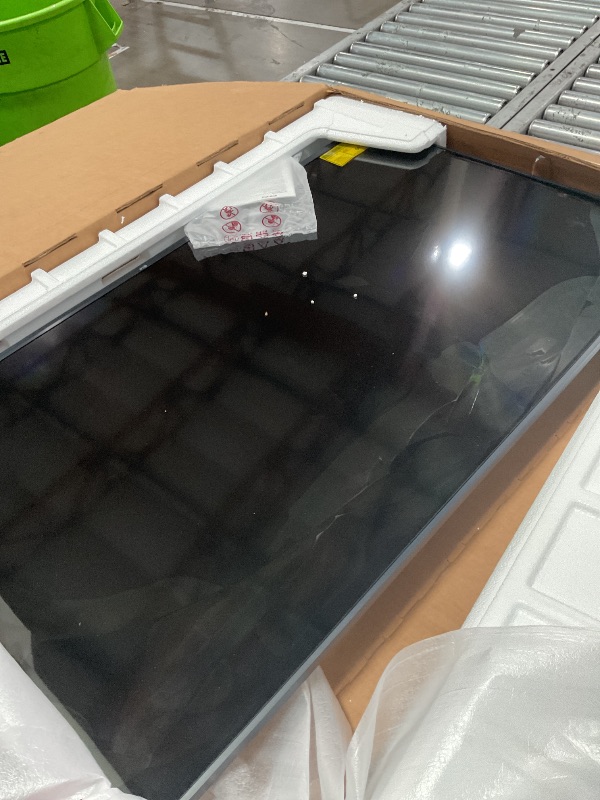 Photo 1 of *************SCREEN DAMAGED, NON-FUNCTIONAL, FINAL SALE***************
LG 32UR500K-B Ultrafine 32-inch 4K UHD (3840x2160) Computer Monitor HDR10 Built-in Speaker x2 OnScreen Control Reader Mode Flicker Safe Borderless Design HDMIx2 DisplayPort Black