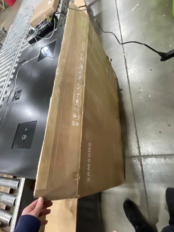 Photo 1 of ***DAMAGED***Samsung 50-Inch Class The Frame LS03F 4K QLED Smart TV (2025 Model) Slim Fit Wall Mount, Modern Frame Design, NQ4 AI Gen2 Processor, Art Mode, Artful Picture Quality, Samsung Vision AI, Alexa Built-in