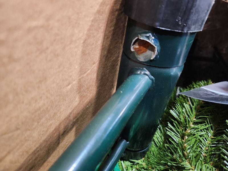 Photo 1 of **************TREE STAND IS BROKEN AND NEEDS TO BE REPLACED*************
National Tree Company 9 ft Unlit Dunhill Fir Full Artificial Christmas Tree, 4,026 Tips, Includes Stand, Green