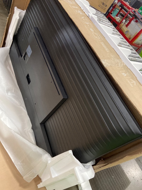 Photo 1 of **BORKEN SCREEN, FOR PARTS ONLY**Samsung 70-Inch Class Crystal UHD U8000F 4K Smart TV (2025 Model) Endless Free Content, Crystal Processor 4K, MetalStream Design, Knox Security, Alexa Built-in