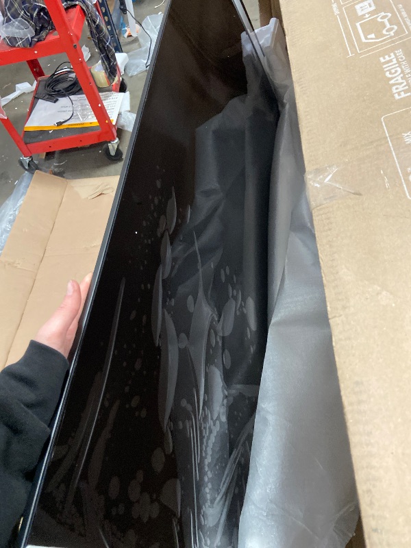 Photo 1 of **BORKEN SCREEN, FOR PARTS ONLY**Samsung 70-Inch Class Crystal UHD U8000F 4K Smart TV (2025 Model) Endless Free Content, Crystal Processor 4K, MetalStream Design, Knox Security, Alexa Built-in