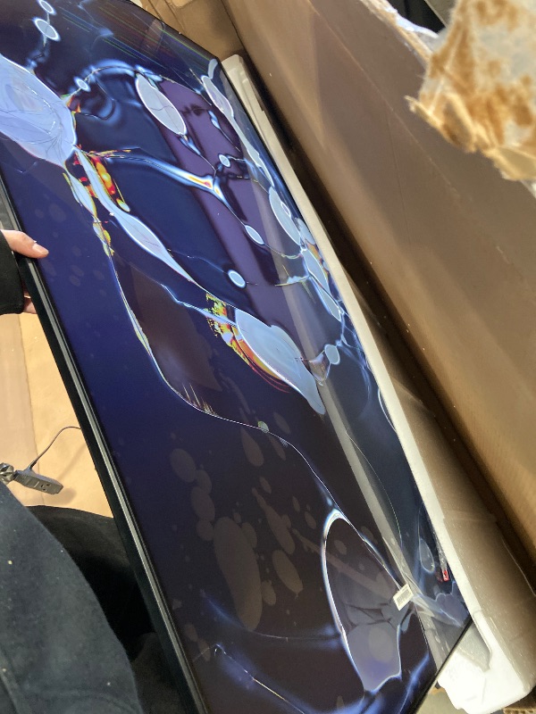 Photo 1 of **DAMAGED SCREEN, PARTS ONLY**Samsung 55-Inch Class QLED Q7F Series Samsung Vision AI Smart TV (2025 Model, 55Q7F) Quantum HDR, Object Tracking Sound Lite, Q4 AI Gen1 Processor, 4K upscaling, Gaming Hub, Alexa Built-in