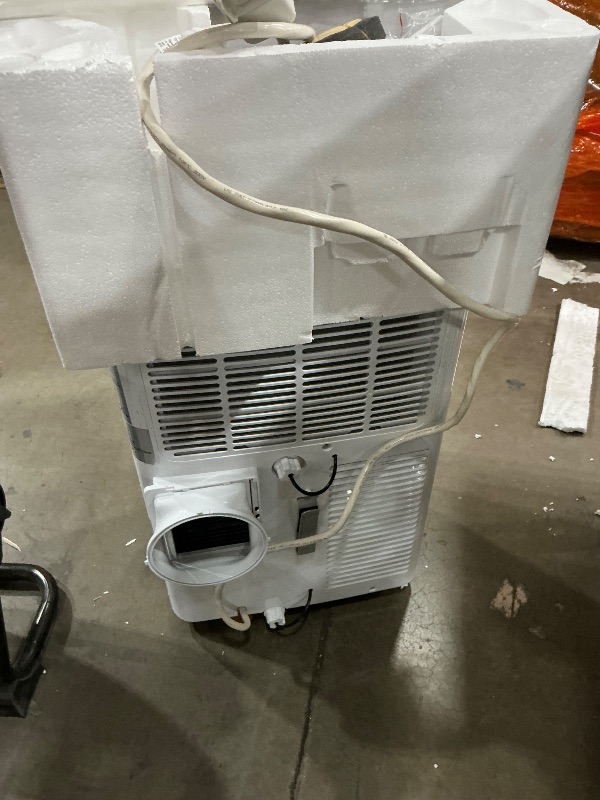 Photo 1 of ***MISSING PARTS***
BLACK+DECKER Smart Portable Air Conditioner, 12,000 BTU (8,000 BTU SACC) Cooling, 9,000 BTU Heating for Rooms up to 550 Sq. Ft., Follow Me Remote, BPACT12HWT, White