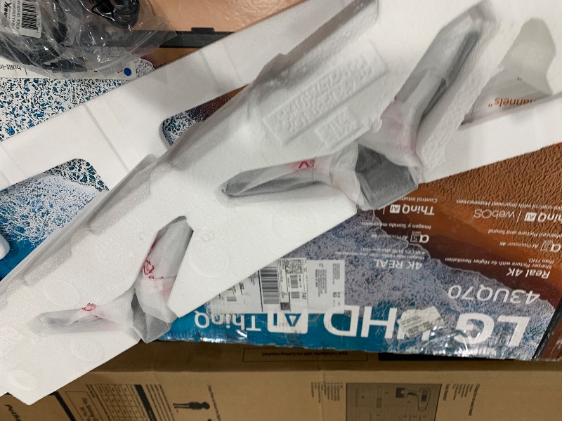 Photo 1 of ***DAMAGED*** LG 43 Inch Class UQ7070 ZUD Series LED 4K UHD Smart webOS 22 TV