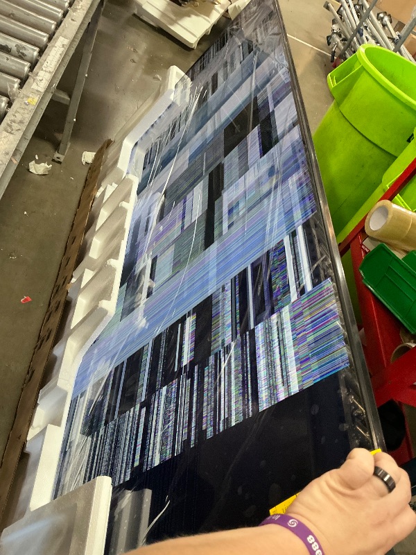 Photo 1 of *Major DAMAGE* Samsung 75-Inch Class QLED Q7F Series Samsung Vision AI Smart TV (2025 Model, 75Q7F) Quantum HDR, Object Tracking Sound Lite, Q4 AI Gen1 Processor, 4K upscaling, Gaming Hub, Alexa Built-in