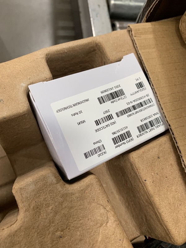 Photo 1 of ***PARTS ONLY**Mighty Mule MM572W HD Dual Arm Gate Openers 12 V Wireless AC/Battery Powered Automatic Gate Opener