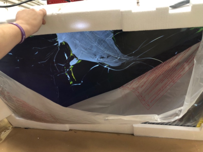 Photo 1 of *DAMAGE* Roku Smart TV 2025 – 55-Inch Select Series, 4K HDR TV – Roku TV with Enhanced Voice Remote – Flat Screen LED Television with Wi-Fi for Streaming Live Local News, Sports, Family Entertainment