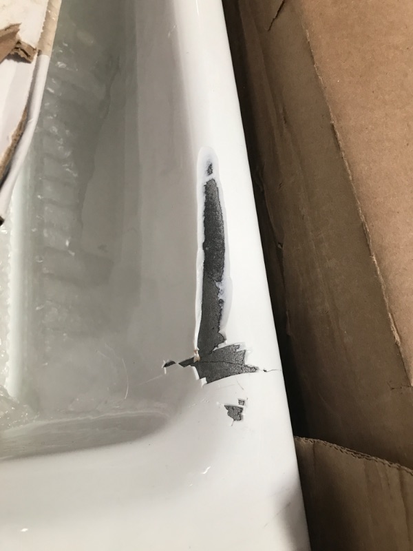 Photo 1 of * DAMAGE ON THE CORNERS*

Riverby 33" Undermount Single-Bowl Workstation Kitchen Sink