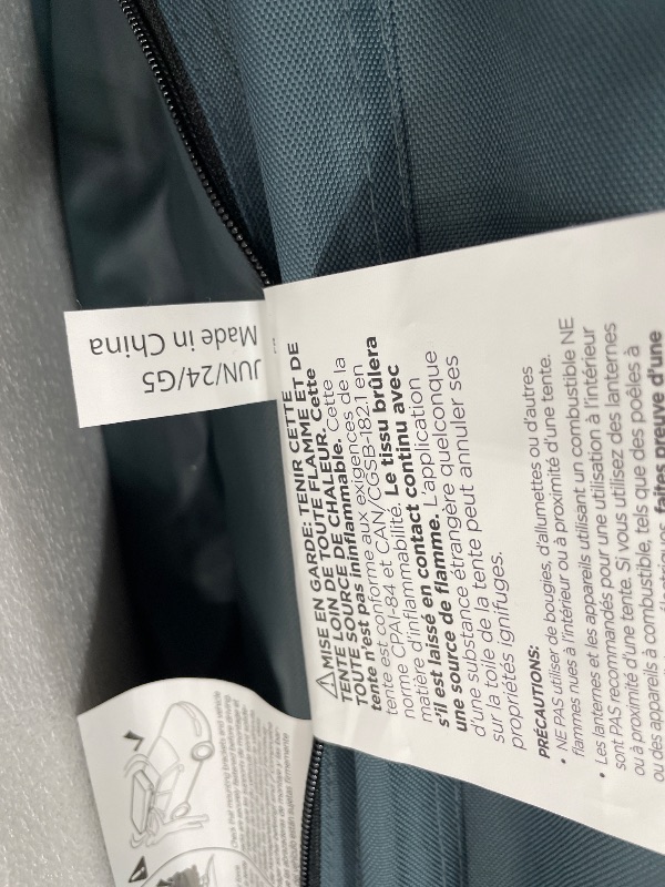 Photo 1 of ** UNKNOWN IF MISSING PARTS , DAMAGE SHOWN IN PICTURE ****Thule Approach M -Dark Slate