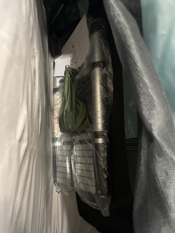 Photo 1 of ** UNKNOWN IF MISSING PARTS , DAMAGE SHOWN IN PICTURE ****Thule Approach M -Dark Slate