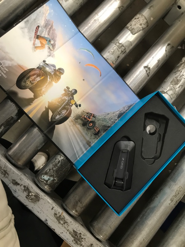 Photo 1 of **MISSING PARTS**

Cardo PACKTALK Edge Motorcycle Bluetooth Communication System Headset Intercom - Dual Pack