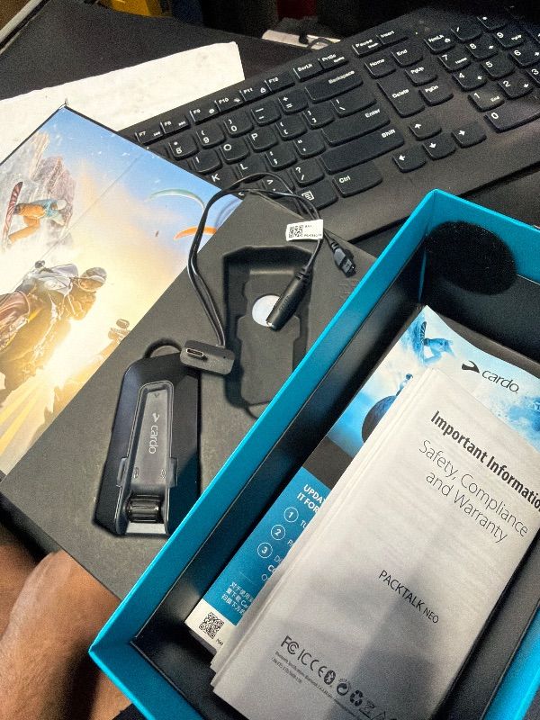 Photo 1 of **MISSING PARTS**

Cardo PACKTALK Edge Motorcycle Bluetooth Communication System Headset Intercom - Dual Pack