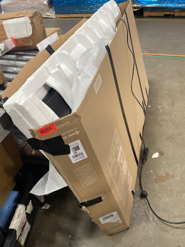 Photo 1 of (broken)(sold for parts only)Samsung 65-Inch Class QLED Q7F Series Samsung Vision AI Smart TV (2025 Model, 65Q7F) Quantum HDR, Object Tracking Sound Lite, Q4 AI Gen1 Processor, 4K upscaling, Gaming Hub, Alexa Built-in
