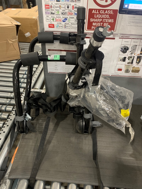 Photo 1 of ****Missing multiple pieces.****Final sale ***Thule Gateway Pro Trunk Bike Rack, 3 Bike, Black, One Size