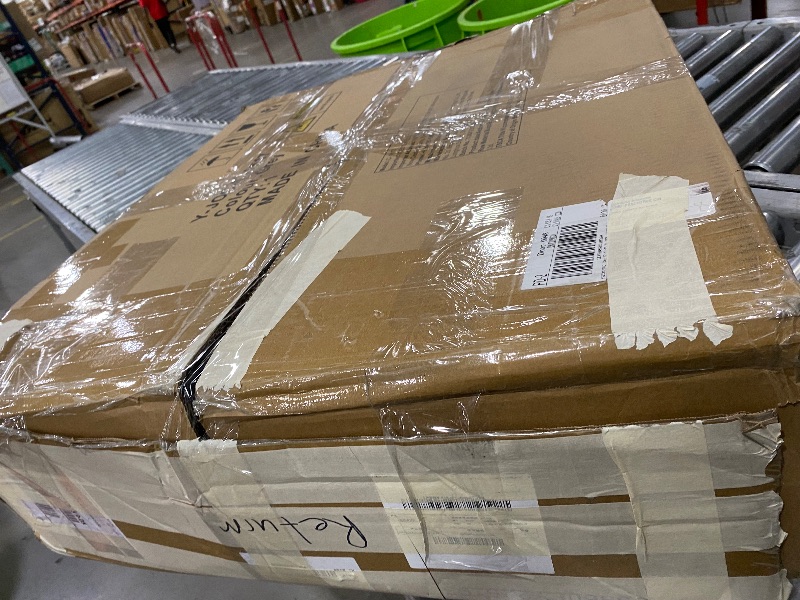 Photo 3 of Modern Round Dining Table