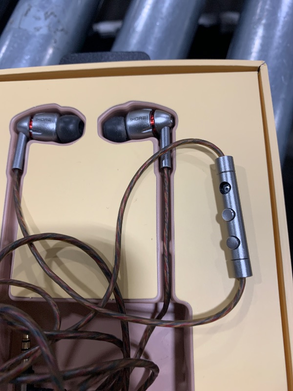 Photo 1 of 1MORE in-Ear Headphones Hi-Res Audio, Quad Driver Wired Earbuds with 3.5mm Jack, Deep Bass Stereo Sound, Built-in Microphone/Remote, 8 Ergonomic Fit Ear Tips, Tangle-Free Cable, Silver/Gray
