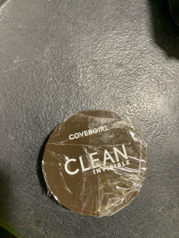 Photo 1 of Covergirl Clean Invisible Pressed Powder, Lightweight, Breathable, Vegan Formula, Creamy Natural 120, 0.38oz