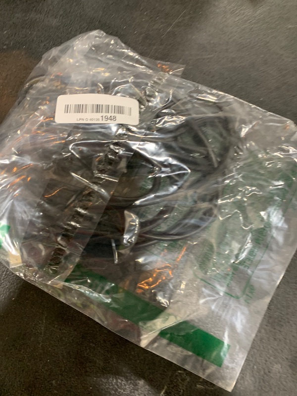 Photo 1 of Amazon Basics DisplayPort to HDMI Cable, Uni-Directional, 4K@30Hz, 1920x1200, 1080p, 6 ft, Black