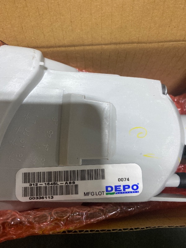 Photo 1 of Depo Autolamp for 2003 2004 2005 Toyota 4runner turn 2pack 
