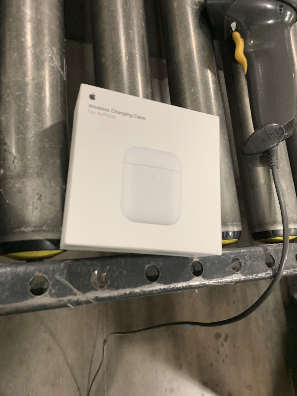Photo 1 of Apple Wireless Charging Case for AirPods