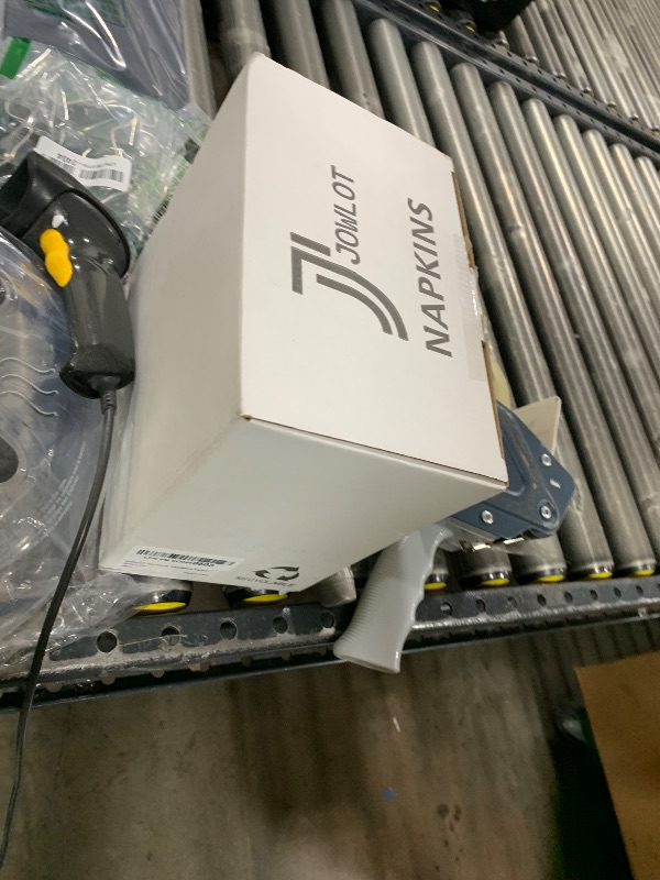 Photo 1 of  NAPKINS 300 COUNT 