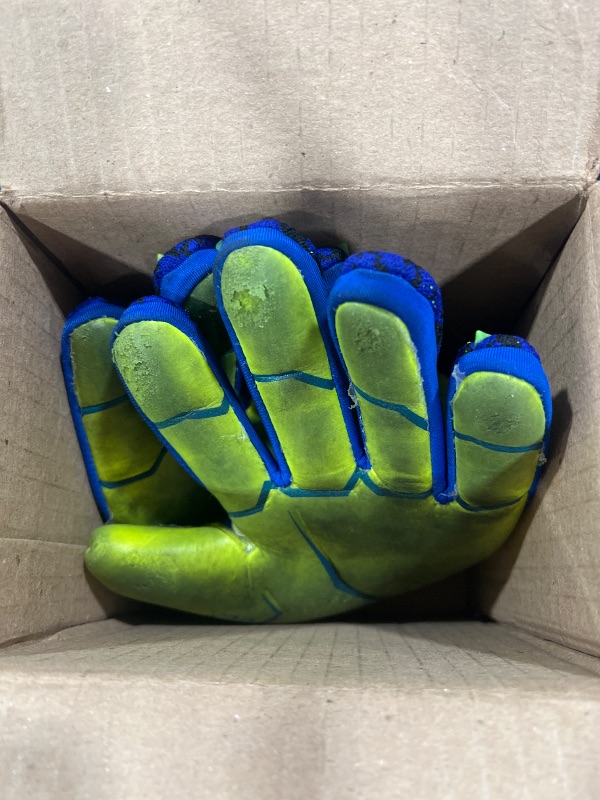 Photo 1 of QUICARD Soccer Goalkeeper Gloves, Ultimate Grip Football Goalie Gloves with Size 6/7/8/9/10, Strong Receiver, American Football for Men, Boys, Youth, Adult, Kids and Small Hands (Green, 9)