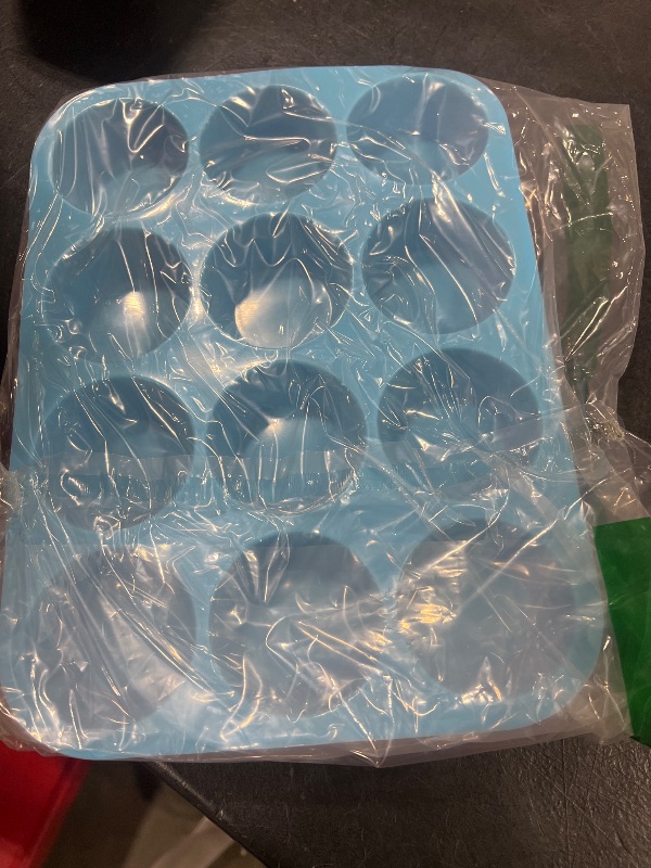 Photo 1 of JEWOSTER Non-Sticky Silicone Muffin Pan—Muffin Molder for Muffins and Cupcakes—Cupcake silicone molder—Baking Accessory—12 X Muffin Molders (12-Red+Blue)
