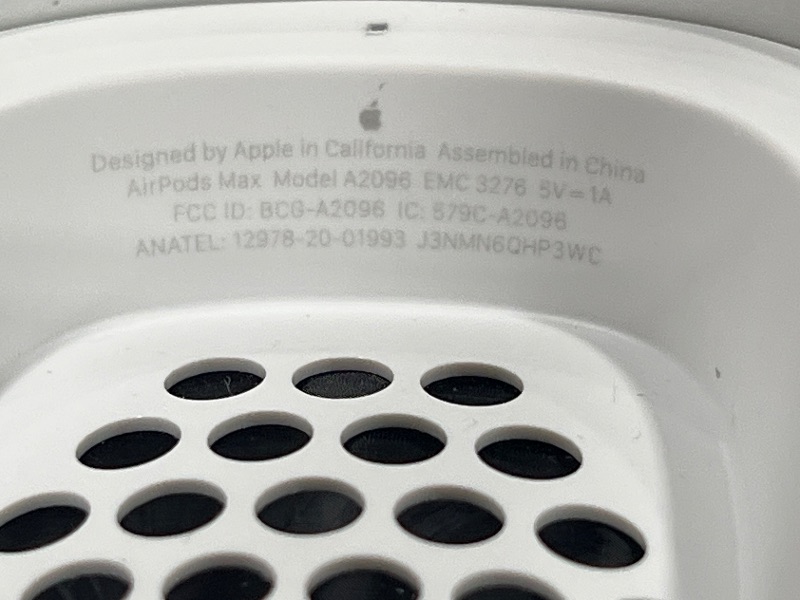 Photo 1 of Apple AirPods Max Wireless Over-Ear Headphones, Active Noise Cancelling, Transparency Mode, Personalized Spatial Audio, Dolby Atmos, Bluetooth Headphones for iPhone – Silver