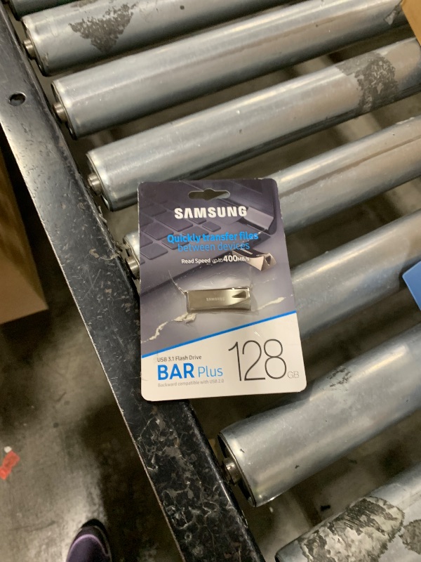 Photo 1 of SAMSUNG BAR Plus 3.1 USB Flash Drive, 128GB, 400MB/s, Rugged Metal Casing, Storage Expansion for Photos, Videos, Music, Files, MUF-128BE3/AM, Champagne Silver