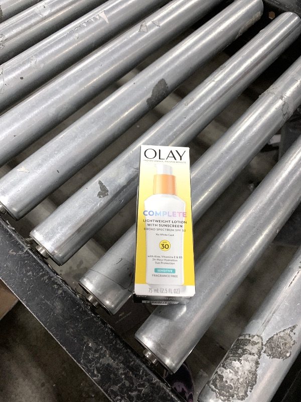 Photo 1 of Olay Face Moisturizer, Complete with Sunscreen SPF 30, Fragrance-Free for Sensistive Skin, Broad Spectrum Sun Protection, Long-Lasting Hydration, Non-Comedogenic - Vitamin E & Aloe - 2.5 Oz - 2 Pack