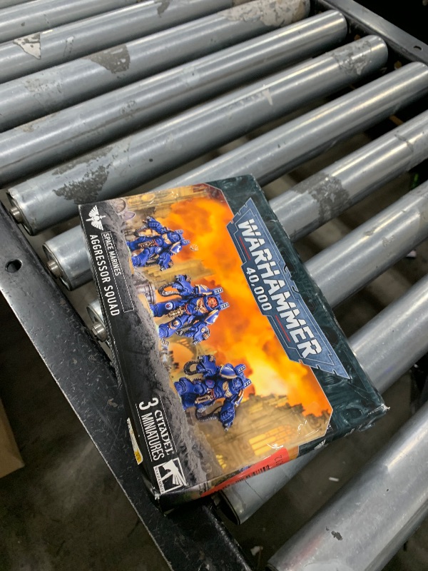 Photo 1 of Games Workshop 99120101184 "Space Marines PrimarisAggressors Plastic Kit
