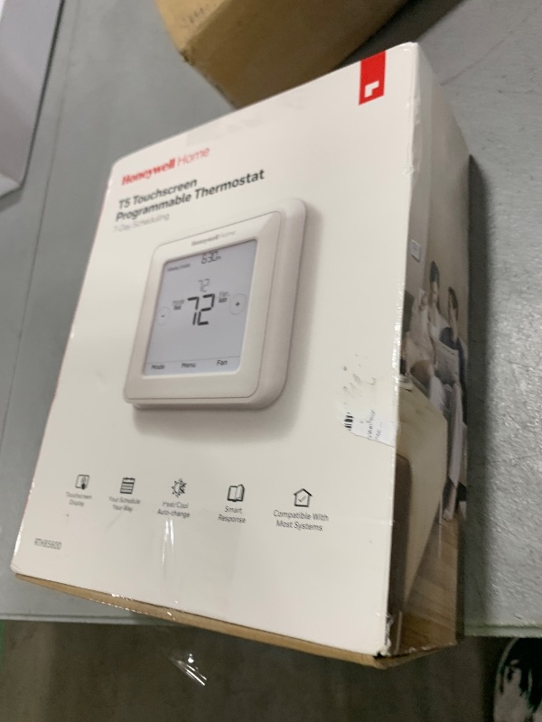 Photo 1 of Honeywell Home RTH8560D 7 Day Programmable Touchscreen Thermostat
