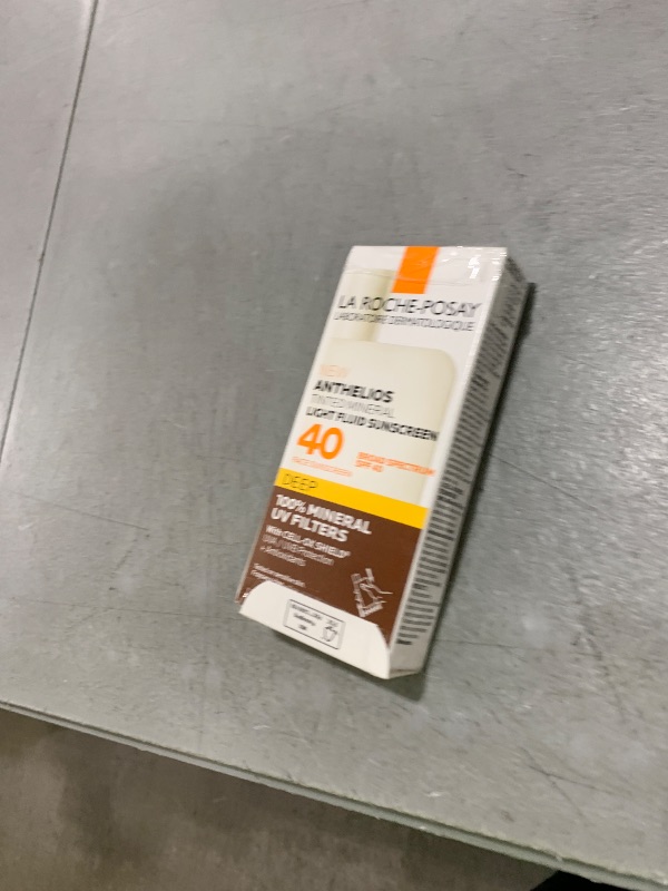 Photo 1 of La Roche-Posay Anthelios Tinted Sunscreen SPF 40+, Broad Spectrum SPF + Antioxidants, Titanium Dioxide & Zinc Oxide Sunscreen, 4 Flexible Shades With No White Cast, Oil Free & Oxybenzone Free