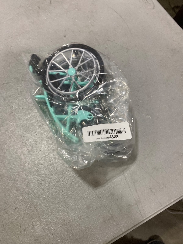 Photo 1 of 1 Set Wheelchair Toys Mini Crutch Models Dollhouse Realistic Mobility Indoor Doll Wheelchair Baby Play Wheelchair Accessories Wheelchair Decorations Model Wheelchair Plastic Green