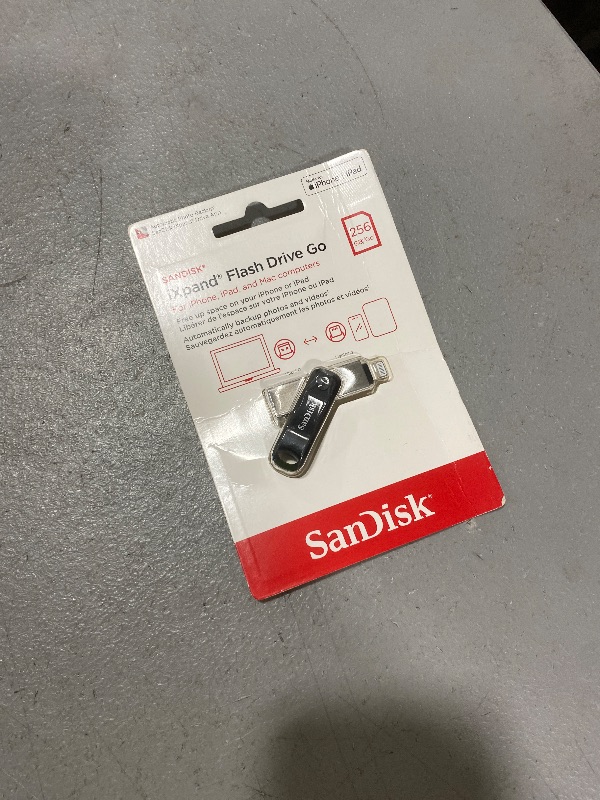 Photo 1 of SanDisk 256GB iXpand Flash Drive Go - For your iPhone 14 or older - Create space on your iPhone - SDIX60N-256G-GN6NE