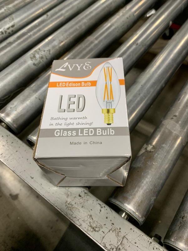 Photo 1 of E12 Edison 8W LED Bulb, 100 watt Equivalent Candelabra Dimmable Chandelier Light Bulbs 3000K Soft White Clear 850lm E12 Vintage LED Filament Vintage Candle Bulb with Decorative,4-Pack. (3000k)