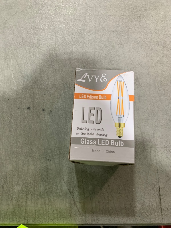 Photo 1 of E12 Edison 8W LED Bulb, 100 watt Equivalent Candelabra Dimmable Chandelier Light Bulbs 3000K Soft White Clear 850lm E12 Vintage LED Filament Vintage Candle Bulb with Decorative,4-Pack. (3000k)