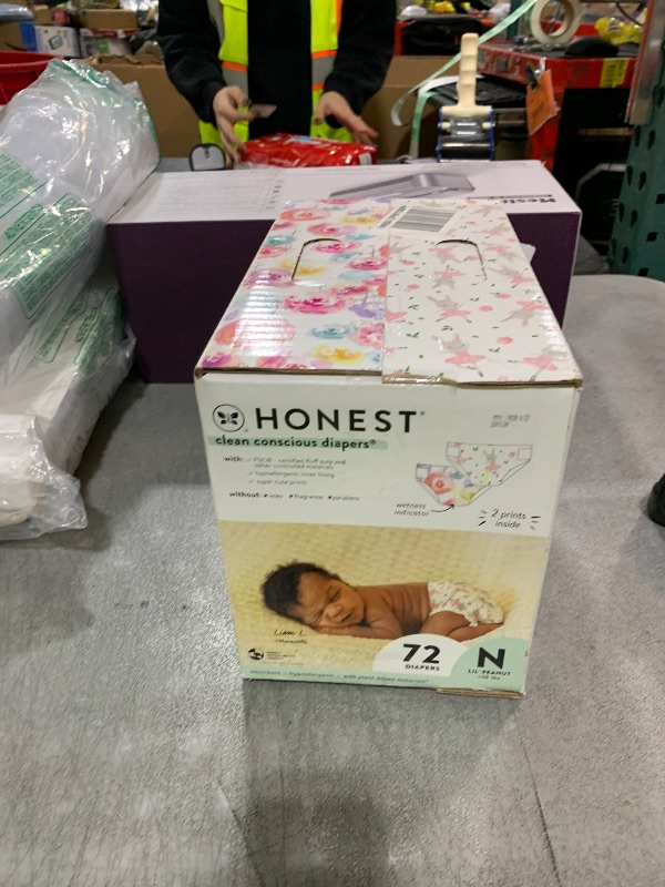 Photo 1 of The Honest Company Clean Conscious Diapers for Delicate Skin, Up to 100% Leakproof Hypoallergenic Fragrance-Free Baby Diapers, Girl Prints, Club Box, Size Newborn, 72 Count (Prints May Vary)