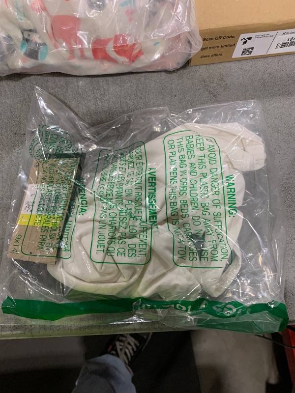 Photo 1 of ****STOCK PHOTO SIMILAR TO ITEM
Nike Women's One Fitted Dri-Fit Cropped Tank Top, Off-White, Small