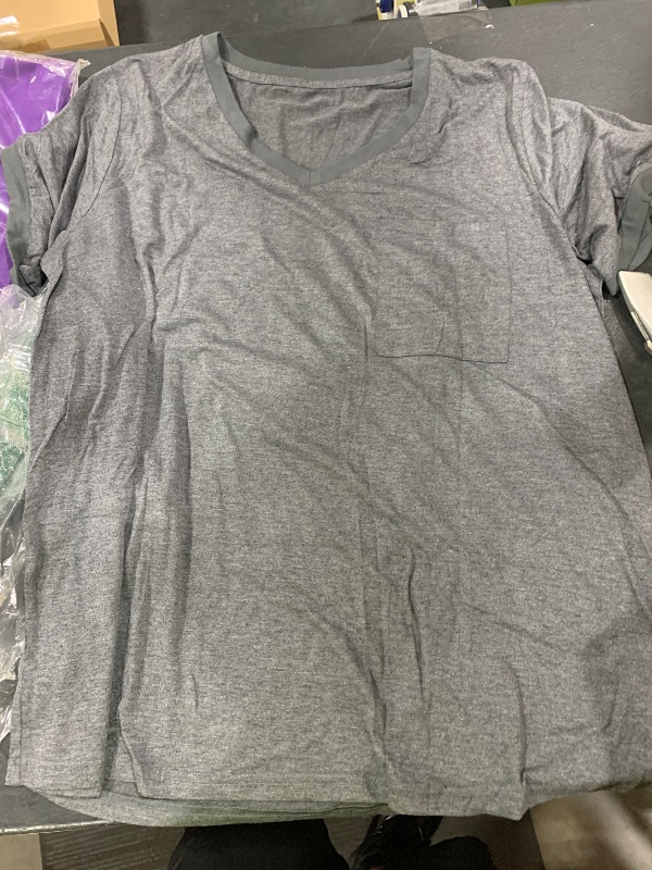 Photo 1 of Women's shirt Size 2XL