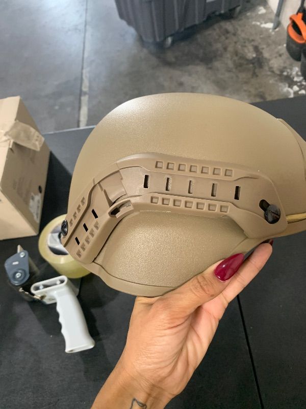 Photo 1 of H World Shopping Adjustable Maritime 10 Level of Kevlar Aramid Fibre Protective Helmet Tan DE M/L