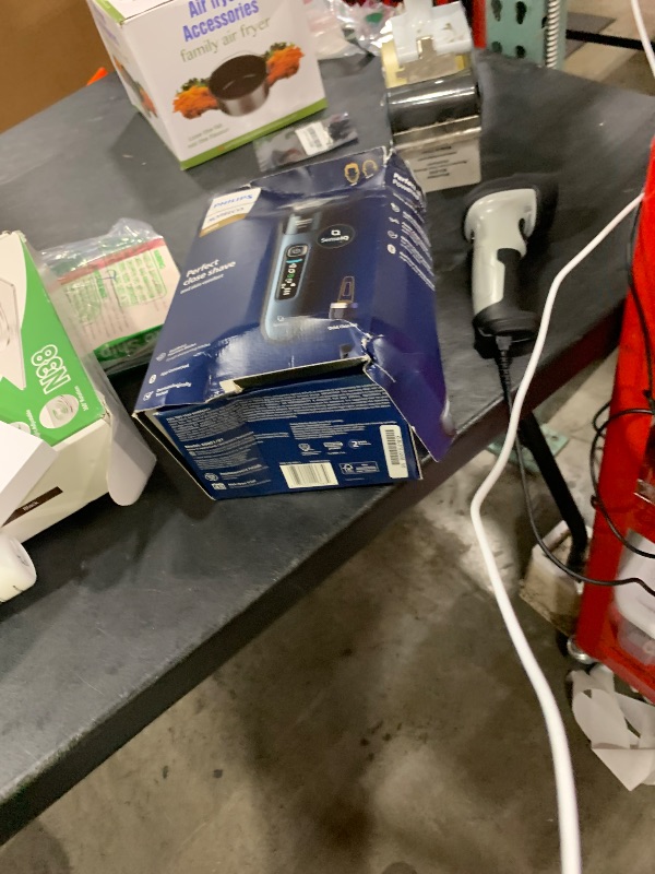 Photo 1 of Philips Norelco Shaver i9000, Wet & Dry Electric Shaver, Taubenblau, SenseIQ Technology, Triple Lift & Cut System, 360 Rotating Dual SteelPrecision Precision Blades, Beard Styler, Model X9001/91